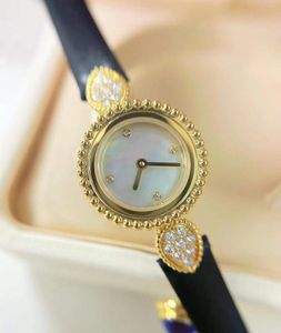손목 시계 23mm 고급 지르콘 드롭 워터 쿼츠 시계 진주 껍질 손목 시계 빈티지 둥근 볼 다이아몬드 시계의 백인 어머니
