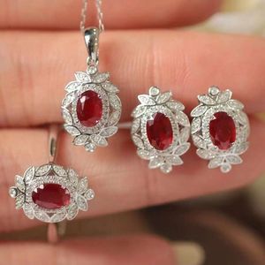 Lüks 925 STERLING Gümüş Oval 2ct Kare Kırmızı Yakut Taş Yüzük Küpe Koutlace Mücevher Setleri Kadınlar İçin Düğün