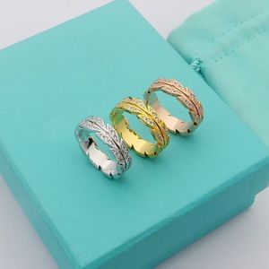 Ring Design Sense Vine Leaf Wrap Ring: Tillverkad från rostfritt stål, idealiskt val för parens semestergåva