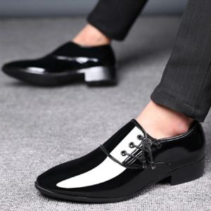 Scarpe da uomo Business Shoe Lace Up Oxfords Mash Wedding Party Scarpe uomini in pelle nera