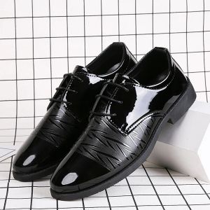 Sacchi di scarpe per uomo abito casual Scarpe per matrimoni Designer di lusso in pelle da uomo Summer Man Classic Black Crocodile Scarpe per uomo