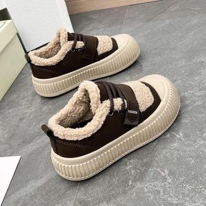 Scarpe Casual in pelliccia invernale da donna 2024 Sneakers calde slip-on con piattaforma alla moda stivali da passeggio in cotone con lacci morbidi corti in peluche