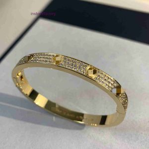 ORIGINAL 1TO1 CATTRES MARKLETT Hög version V-Gold Classic Love Full Sky Star Three Row Diamond Par Armband Wide Thick Plated 18K Rose Gold Zwdy