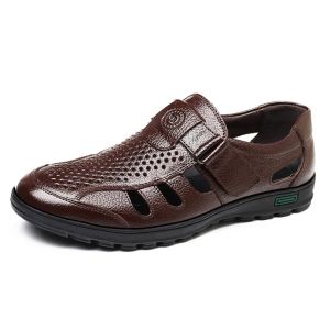 Botas Hollow Out Men Sandals de couro genuíno Man Hom