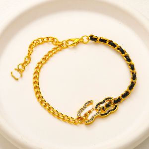 Modische klassische Armbänder, Armreif, 18 Karat vergoldet, Edelstahl, Leder, Kristall, Buchstaben-Anhänger, Liebhaber-Armband, Manschettenkette, Damen-Armband als Geburtstagsgeschenk