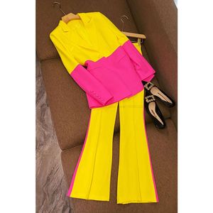 2024 Autunno giallo contrasto colore due pezzi pantaloni set manica lunga risvolto con risvolto blazer a bottone singolo blazer pantaloni svasati pantaloni tute set O3G312302