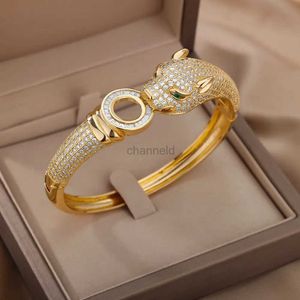 Bangle Zirconia Leopard Armband för kvinnor Luxury Steel Armband Women Wedding Jewelry Valentine Gift 240319