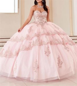 Abito da ballo rosa Abiti Quinceanera Perline Applicazioni di pizzo Cristalli MutliLayers vestido de 15 anos Abiti dolci 16 con giacca1794290