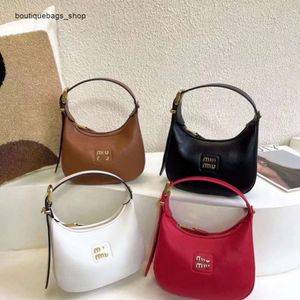 Sınır Çapraz Toptan Moda Marka Çantaları Hobo Çanta Crcent Under Marn Women Yeni Yüksek Çok Yönlü Bir Omuz Crossbody For Kadınlar İçin