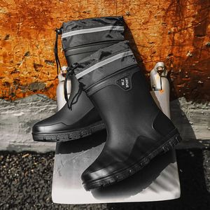 Mens Rain Boots Slip On Watertproof Gummi Rain Shoes Work Mud Boots Hållbara icke-halkträdgårdsstövlar för jordbruk Trädgårdsfiske 240309