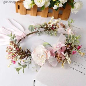 Tiaras Mädchen Blumenkopf mit Braut Blumenkrone Haarschmuck Hochzeit Party Frühling Böhmische Ohrringe Kopfbedeckung Y240319