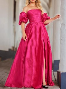 Festklänningar Fuchsia prom veck stretchig satin avtagbar puffig ärm front slits formella kvinnokvällsklänningar