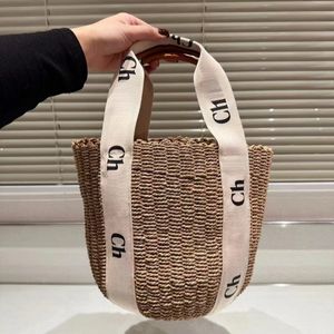 Nova bolsa de cesta de repolho de palha com alça de ombro de couro bolsa de praia adequada para o verão à beira-mar com grande capacidade Dois tamanhos disponíveis M25cm S18cm