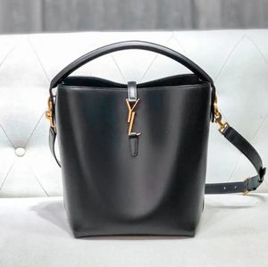 Övre handtag Le 37 äkta läder hinkväskor mode lyxiga axel dragkammare designer väskor rem kvinnor crossbody tote handväska mens handväska koppling butik rese väska