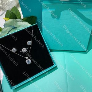 Designer-Diamantring, hochwertiges 925er-Silber, dreiteiliges Schmuckset, luxuriöser Damen-Hochzeitsschmuck, Halskette, Ohrringe, Ring mit Box