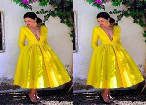 Amarelo Chá Comprimento Profundo Vneck Cocktail Party Vestidos 2022 Outono Inverno Manga Longa Drapeado Princesa Aline Prom Graduação Bridesmai1837557