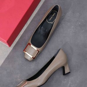 RV Patent Leather Buckle Single Shoes For Women's 2024 Spring/Summer New Mångsidig pendlingskontor Försäljning Square Toe Tjocka klackar