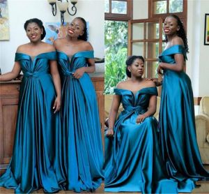 Elegant afrikanska brudtärna klänningar Balck Girls Off Axel Sleeveless Maid of Honor Gowns Country Wedding Gästklänningar Billiga