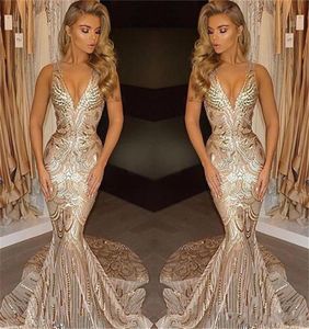 2020 Luxury Gold Sequined Mermaid Prom Dresses Deep V Neck Sweep Train Lång formell plusstorlek Specialtillfällen Evening Party Pagean2254556