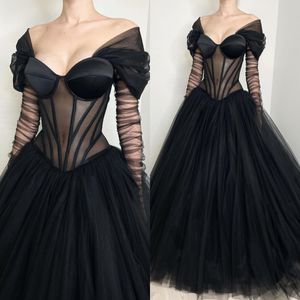 En linje elegant gotisk illusion långa ärmar boho klänningar brudklänningar ben bodice tyll country svart bröllopsklänning