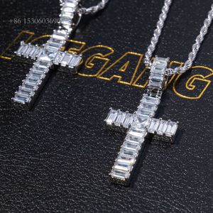 Ciondolo con diamanti Sier Moissanite in argento sterling con croce in oro personalizzato hip-hop ghiacciato 2024