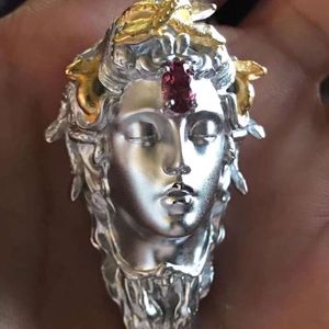 Piatto Sier Oro Midusa Personaggio Romathyx Art Design originale Pendlet con tormalina rossa intarsiata