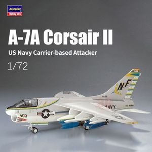 Hasegawa 00238 Airplane Model 1/72 A -7A II US Navy -baserad angripare för militär modell hobbysamling DIY Toys 240219