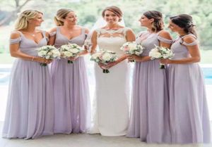 Fantastisk 2017 Lavender Chiffon Bridesmaid Dresses Elegant Off Shoulder Straps Ruched Bodice A Line Country Wedding Gästklänningar C3740020