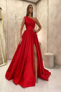 シンプルな魅力的な赤いライン長プロムドレス1つの肩のプリーツハイサイドスプリットフロアの長さフォーマルドレスイブニングドレスパーティーwea9417124