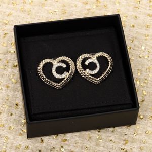 2024 Luxury Quality Charm Heart Shape Stud örhänge med diamant i 18K guldpläterad har stämpelbox chokerhänge halsband PS3203b