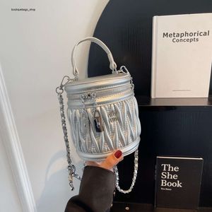 Borse di marca di moda all'ingrosso transfrontaliere Celebrity Dign Bag Nuove donne autunno e inverno popolare versatile tracolla super hot secchiello