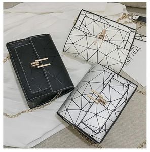 DrawString 2024 Brand Fashion Women's Designer Crossbody Bag Casual Small Square Wild Bags Solid Color High Quality