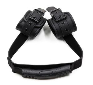 Manette in pelle per gioco di sesso Maniglia di trazione Schiava Bondage BDSM Manette per sesso Giocattoli sessuali per donna Coppie Accessori erotici Y2007752630