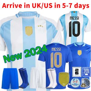 Arjantin 3 Yıldızlı Futbol Formaları Hatıra Hayranları Oyuncu Versiyonu Messis Dybala di Maria Martinez de Paul Maradona Kids Kit Erkekler 2024 Copa America Kupası Camisetas