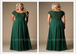 Hunter Green Lace Chiffon Modest Country Bridesmaid Dresses Long With Cap ärmar Bröllopsfestklänningar Gravida hembiträden DR3561059