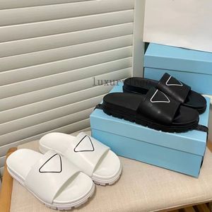 Sandallar Ünlü Tasarımcı Kadın Yumuşak Yastıklı Nappa Deri Slaytlar Sandal Topuklu Sliders Platform Ayakkabı Moda Yaz Kızları Sandale Monolit Sandle Terlik Ayakkabı 3.7 03