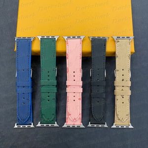 Luxury Designer Watch Band for iWatch 8 Ultra 7 6 5 4 3 2 1 Se Classic Leather Wristband Strap Smart Bracelet Replacement 38mm 40mm 41mm 42mm 44mm 49mm Letter Flower