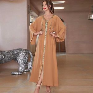 Islam dress for women dubai hand sewn diamond sleeved dress Middle East robe large size V-neck dress Full skirt woman