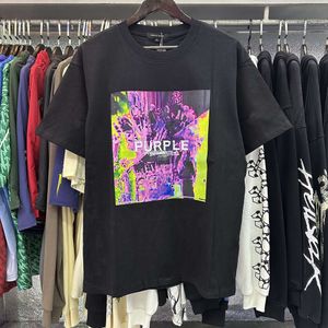 Street mode märke lila varumärke med abstrakta lila element tryckt på högkvalitativ ren bomull casual kortärmad t-shirt