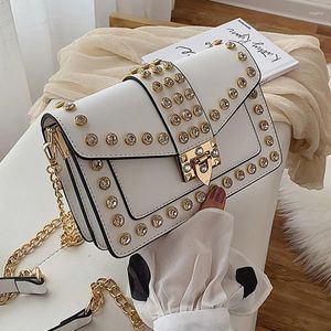 Cordão de luxo designer bolsas embreagem e bolsas para mulheres rebites diamante couro aleta pequenos sacos quadrados corrente ombro mensageiro saco