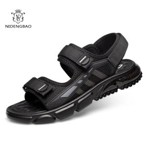 Sandaler Nya män Sandaler Nonslip Summer Flip Flops Högkvalitativ utomhusstrand tofflor Casual Shoes Billiga herrskor Vattenskor