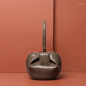 Totes Cow Leather 2024 Ladies Hand-Carved Retro Dumplings Wonton Wrap Snake Bag Luxury Handväskor Kvinnor Väskor Designer