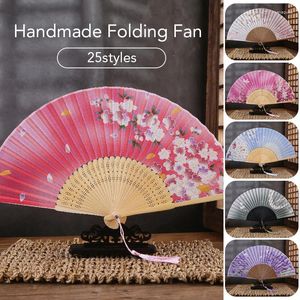 Decorative Figurines 21cm Beautiful Vintage Style Silk Chinese Folding Fan Tassels Japanese Art Craft Home Decor Ornaments Party Dance Hand