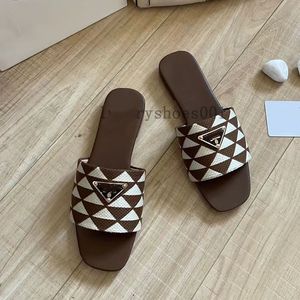 Mulher homem prad triângulo chinelos designer sandália sapato de luxo tecido chinelo bordar sandale piscina moda casual salto plano slide summe ao ar livre slider loafer 3.7 08