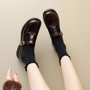 Модельные туфли, женские туфли из спилка из коровьей кожи с Т-образным ремешком, на среднем каблуке, с круглым носком и пряжкой, женская обувь на толстой подошве, весенне-осенние туфли-лодочки 2024 г.