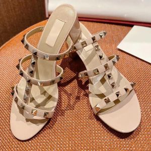 Designer Slifors Sandali di marca di alta qualità sandali da donna non scivolata in pelle con tacchi a palo di moda con tacchi nudi