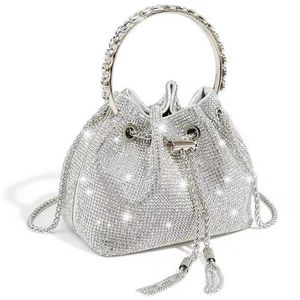 Topp axelväskor Vattendesigner Handväskor Diamond Tote Bag Womens Spring Fashion Chain Full One Dinner Designer Bag 240311