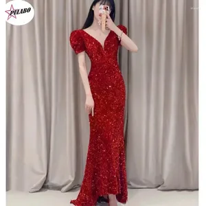 Abiti casual PULABO Sudafricano rosso scollo a V Prom manica arricciata con maniche a sirena Abiti da sera sexy spacco laterale Sweep treno Festa formale femminile