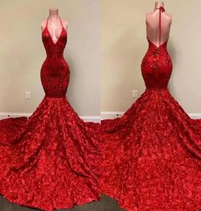 2022 Sexig rygglös röd aftonklänningar Halter Deep V Neck Lace Applicques Mermaid Prom Dress Rose Ruffles Special Occasion Party Go6792224