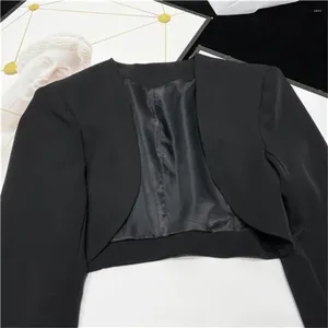 Garnitury damskie 2024 Spring Autumn Cropped Blazers Kobiety Solidne biuro Panie Przyjścia Koreańskiego stylu mody kurtki wszystkie mecze